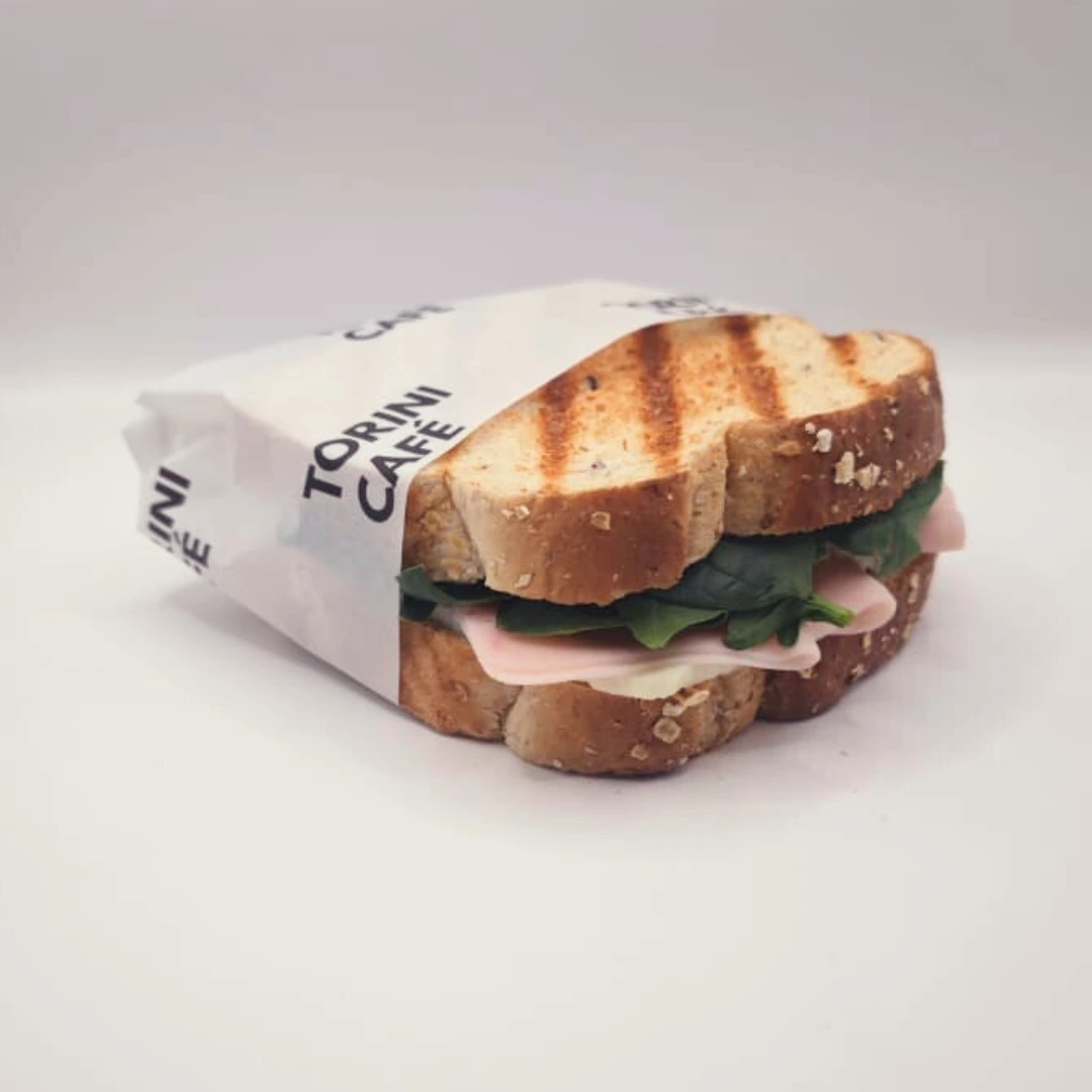 Sándwich de Pechuga de Pavo y Queso Panela